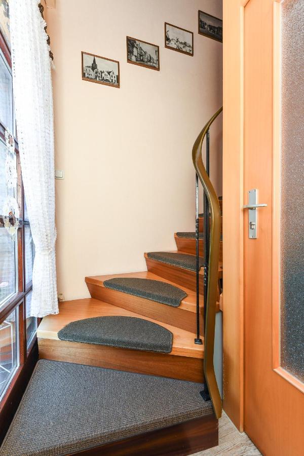 Ferienwohnung Im Haus Weinstock Esens Zewnętrze zdjęcie