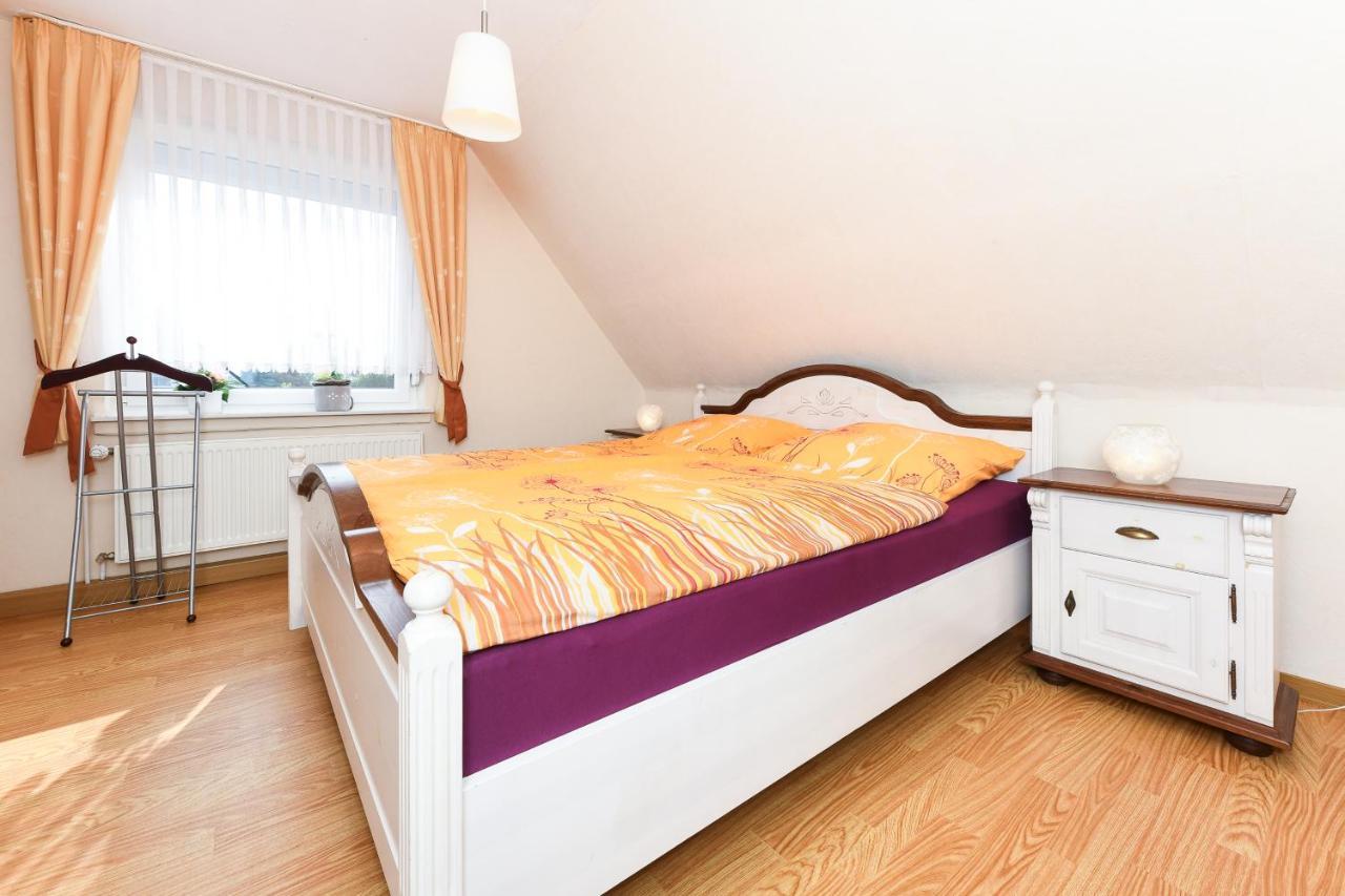 Ferienwohnung Im Haus Weinstock Esens Zewnętrze zdjęcie