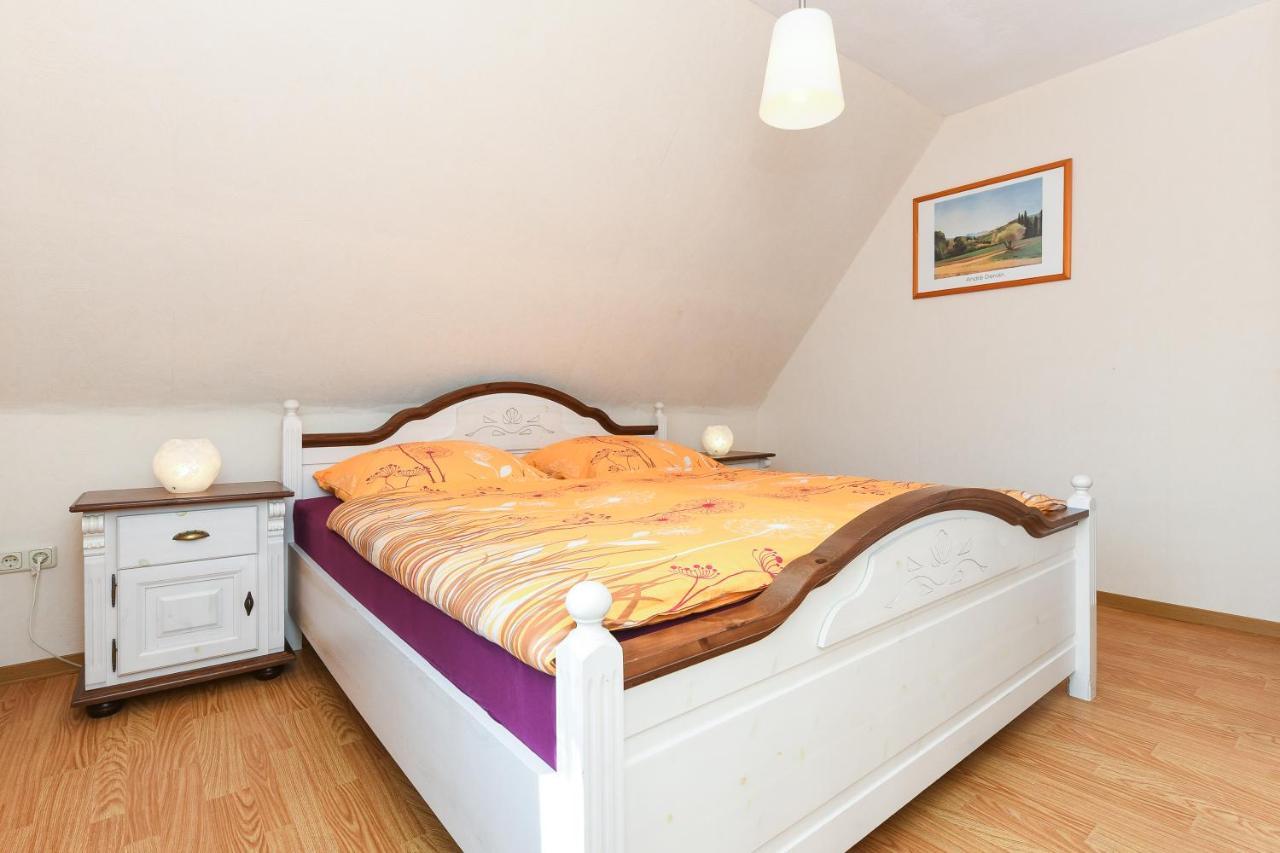 Ferienwohnung Im Haus Weinstock Esens Zewnętrze zdjęcie