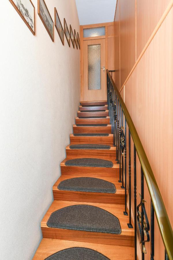 Ferienwohnung Im Haus Weinstock Esens Zewnętrze zdjęcie